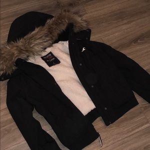Black Hollister Medium Sized Women’s Winter Coat